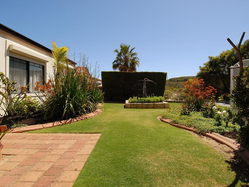 12 Midlothian Crescent, Kinross WA 6028