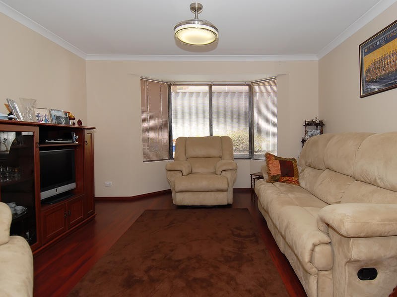 12 Midlothian Crescent, Kinross WA 6028