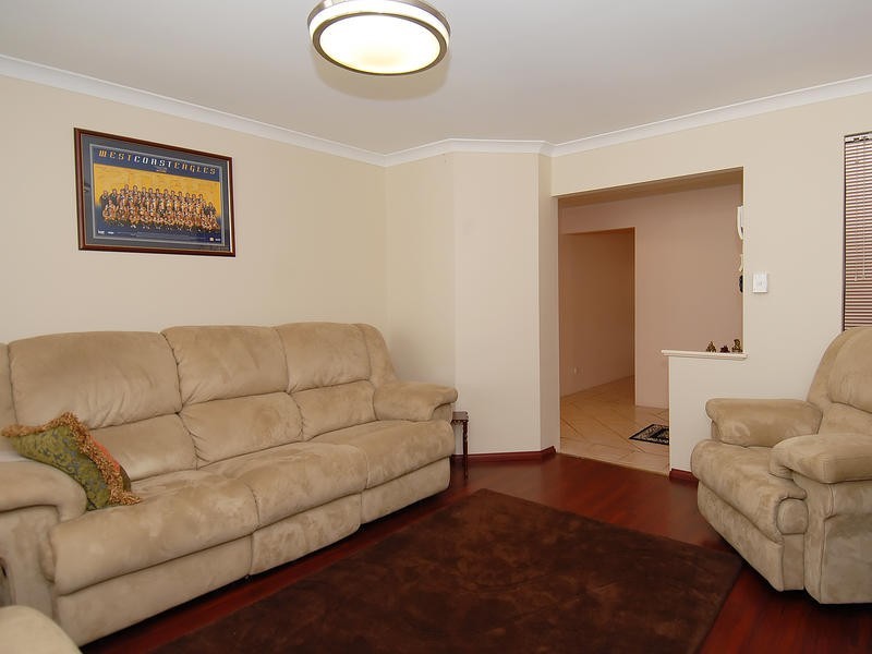 12 Midlothian Crescent, Kinross WA 6028