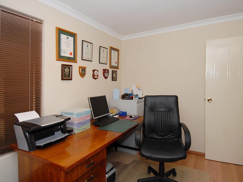 12 Midlothian Crescent, Kinross WA 6028