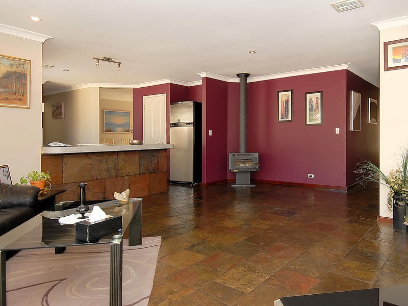 11 Wattle Mews, Hocking WA 6065