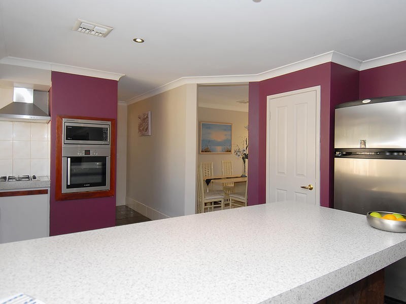 11 Wattle Mews, Hocking WA 6065