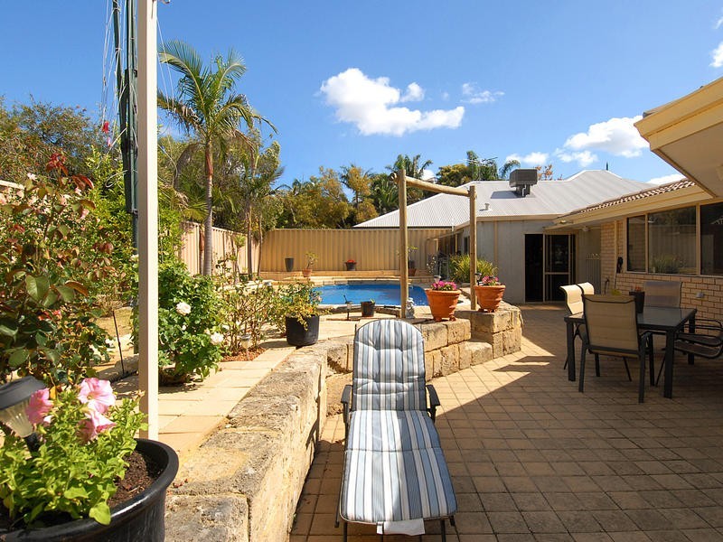 11 Wattle Mews, Hocking WA 6065