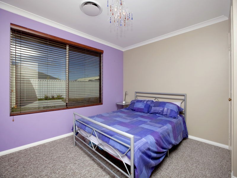 42 Alpina Promenade, Banksia Grove WA 6031