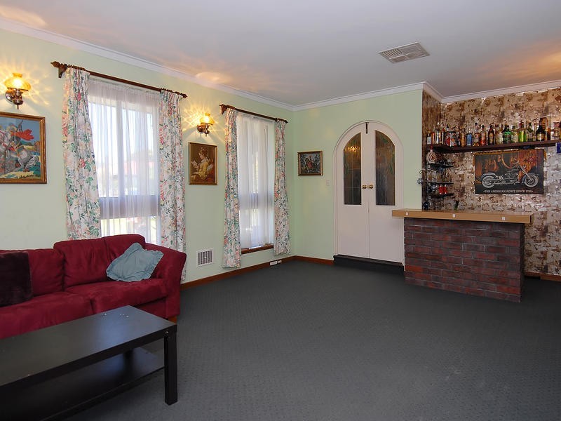 4 Beenong Street, Wanneroo WA 6065