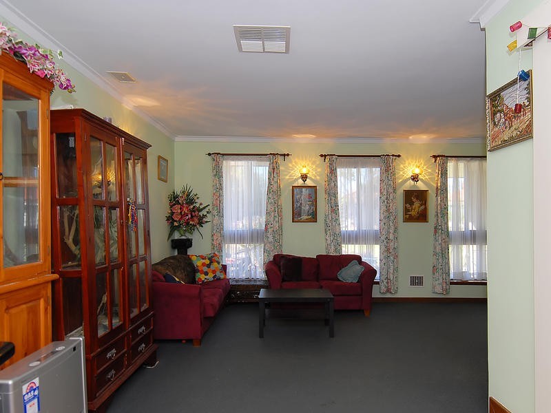 4 Beenong Street, Wanneroo WA 6065