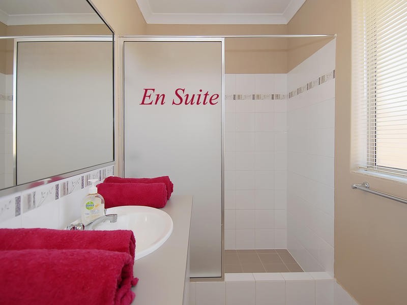 36 Kentucky Boulevard, Hocking WA 6065