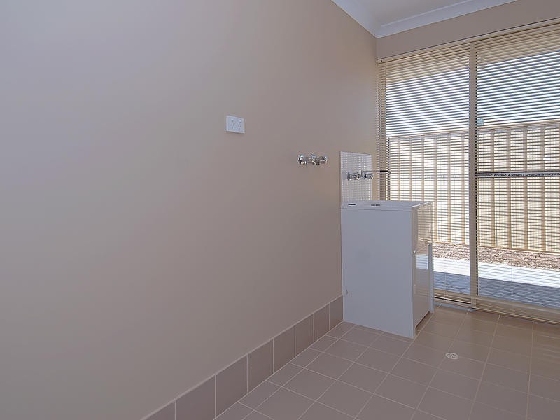 36 Kentucky Boulevard, Hocking WA 6065