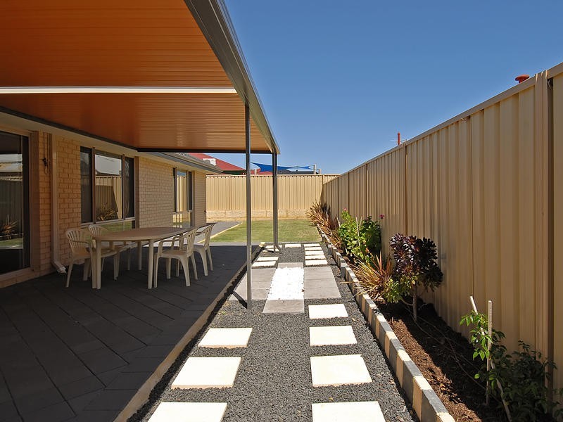 36 Kentucky Boulevard, Hocking WA 6065