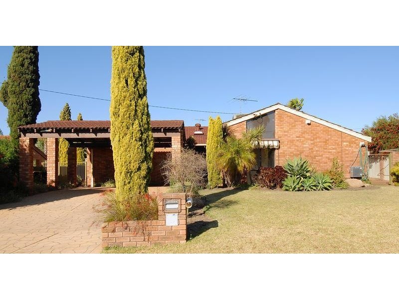 6 Dandaloo Crescent, Wanneroo WA 6065