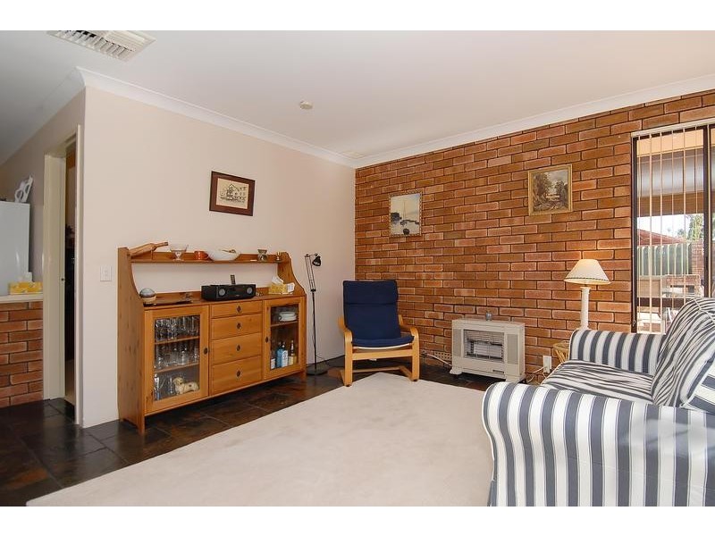 6 Dandaloo Crescent, Wanneroo WA 6065