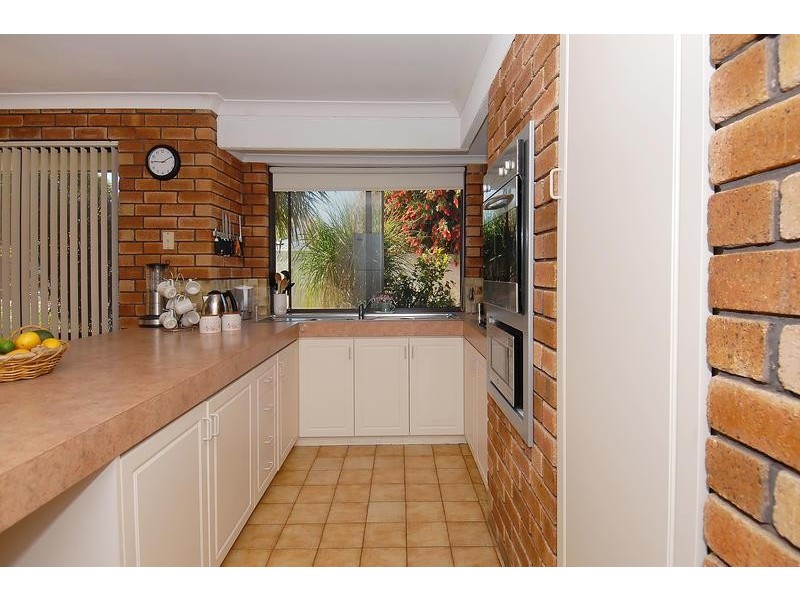 6 Dandaloo Crescent, Wanneroo WA 6065