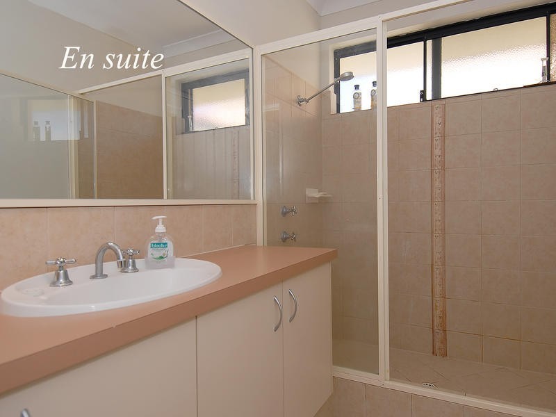17 Floresta Street, Sinagra WA 6065