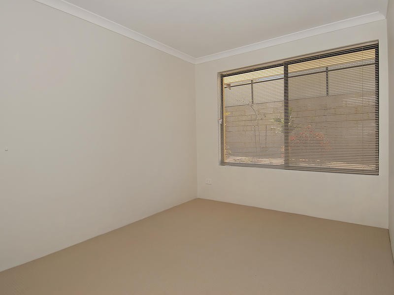 17 Floresta Street, Sinagra WA 6065