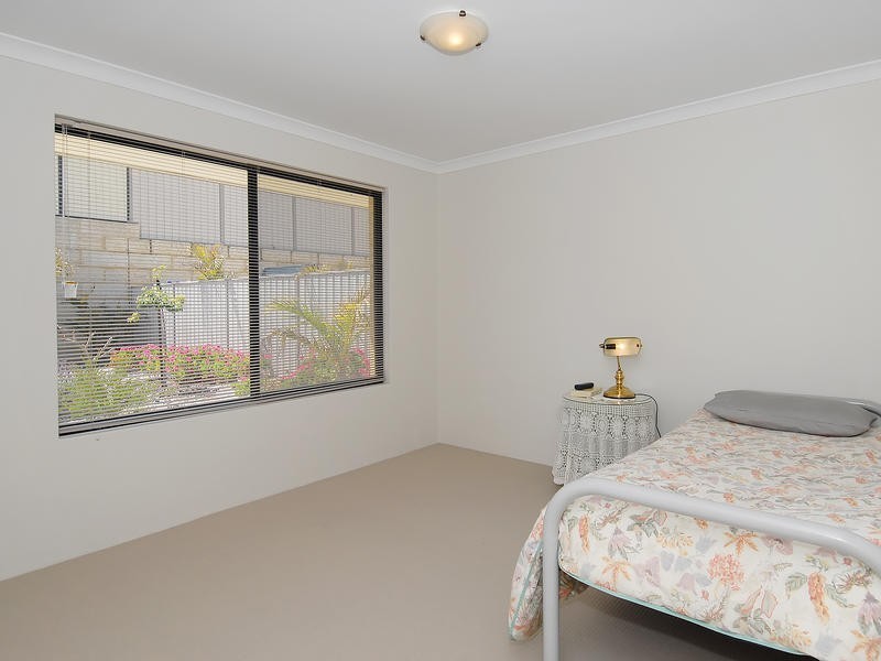 17 Floresta Street, Sinagra WA 6065