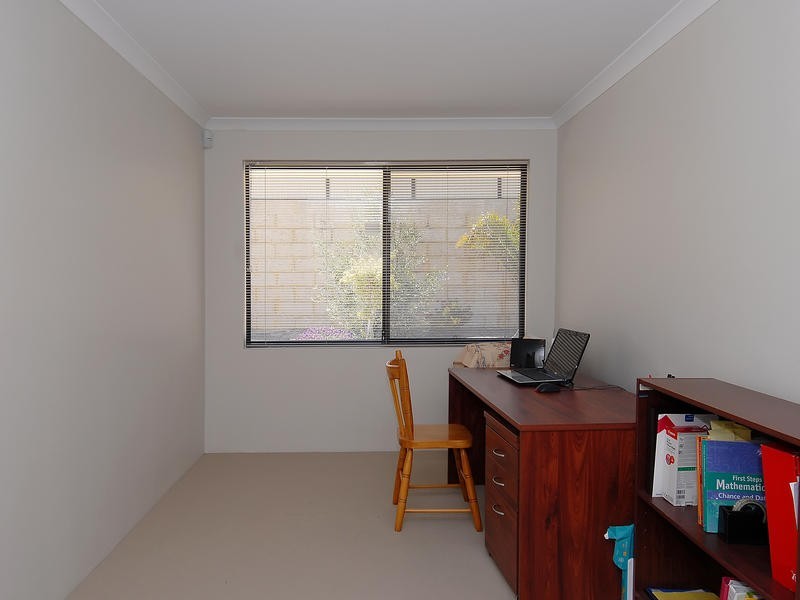 17 Floresta Street, Sinagra WA 6065