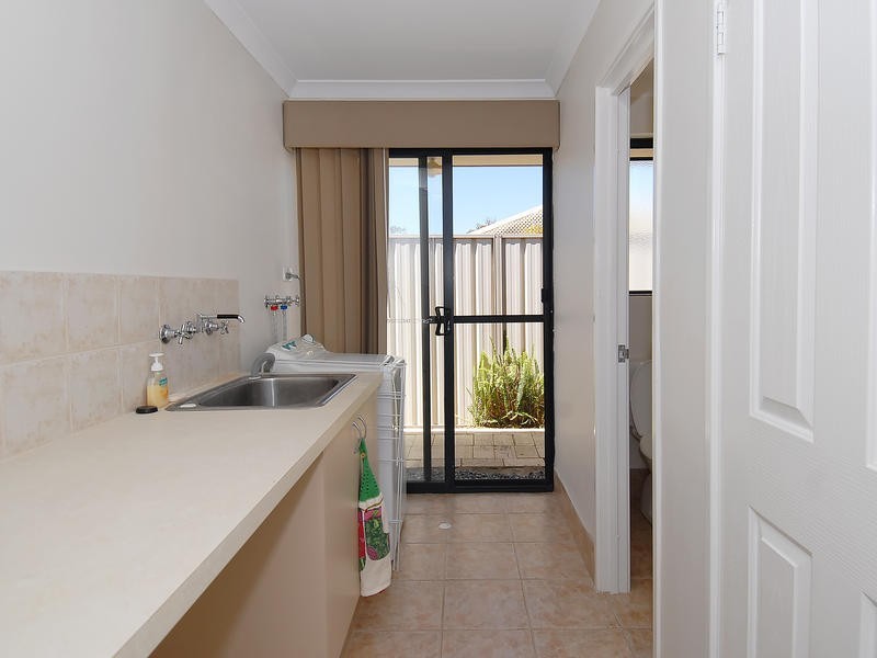 17 Floresta Street, Sinagra WA 6065