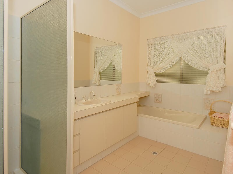 17 Albert Court, Wanneroo WA 6065