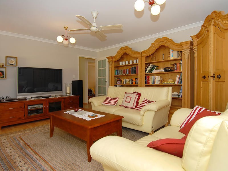 91 Moondyne Trail, Gnangara WA 6077
