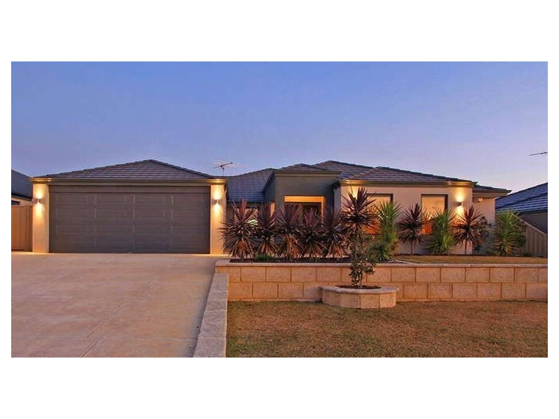 4 Osaka Loop, Hocking WA 6065