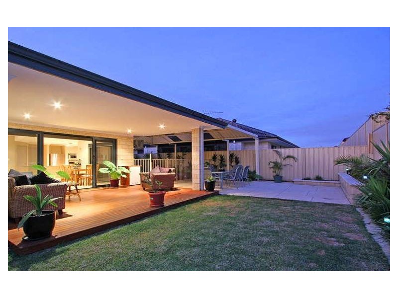 4 Osaka Loop, Hocking WA 6065