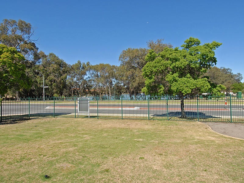 104 Bermuda Drive, Ballajura WA 6066