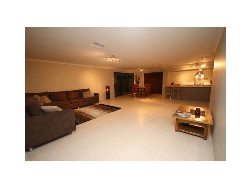 103 Sundowner Meander, Banksia Grove WA 6031