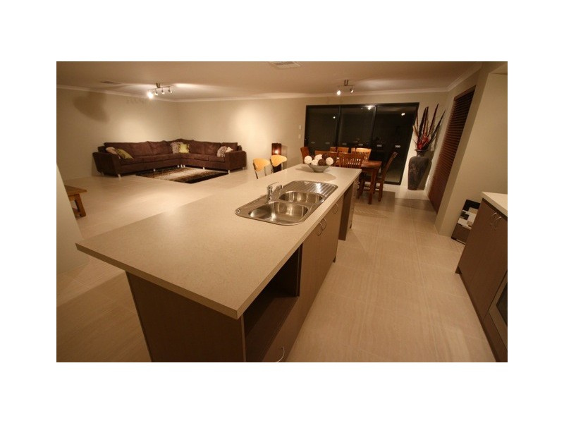 103 Sundowner Meander, Banksia Grove WA 6031