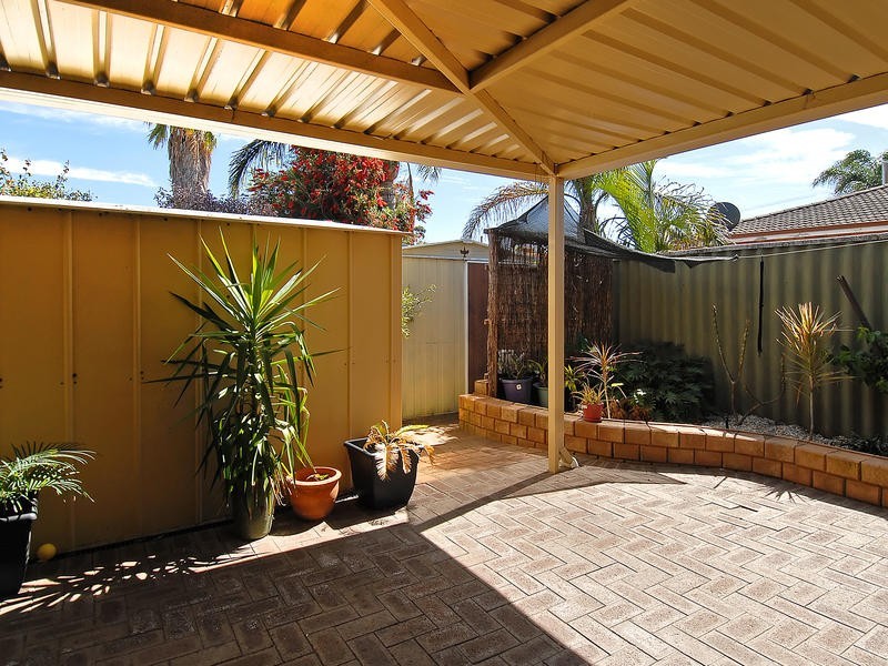 4 Beenong Street, Wanneroo WA 6065