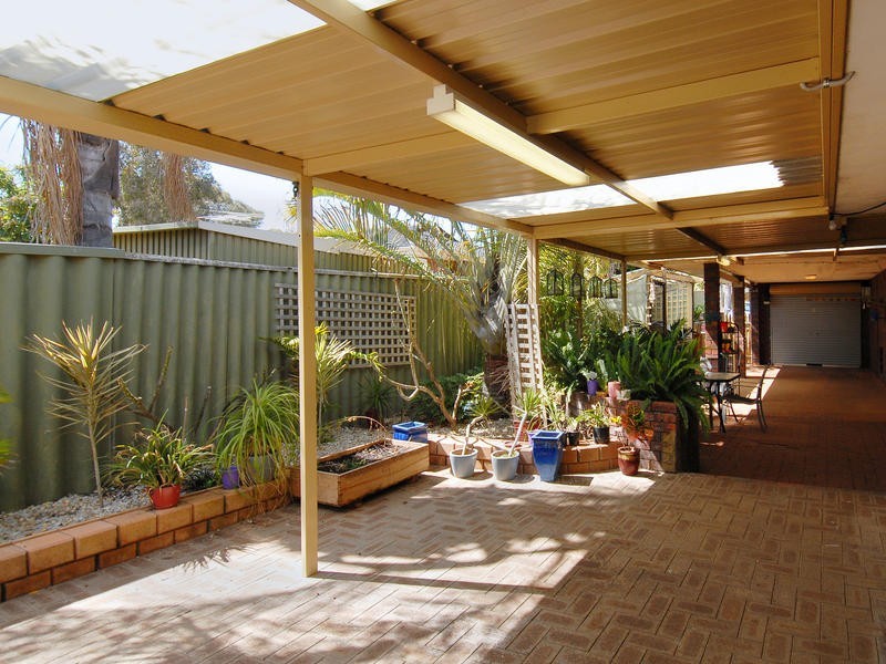 4 Beenong Street, Wanneroo WA 6065