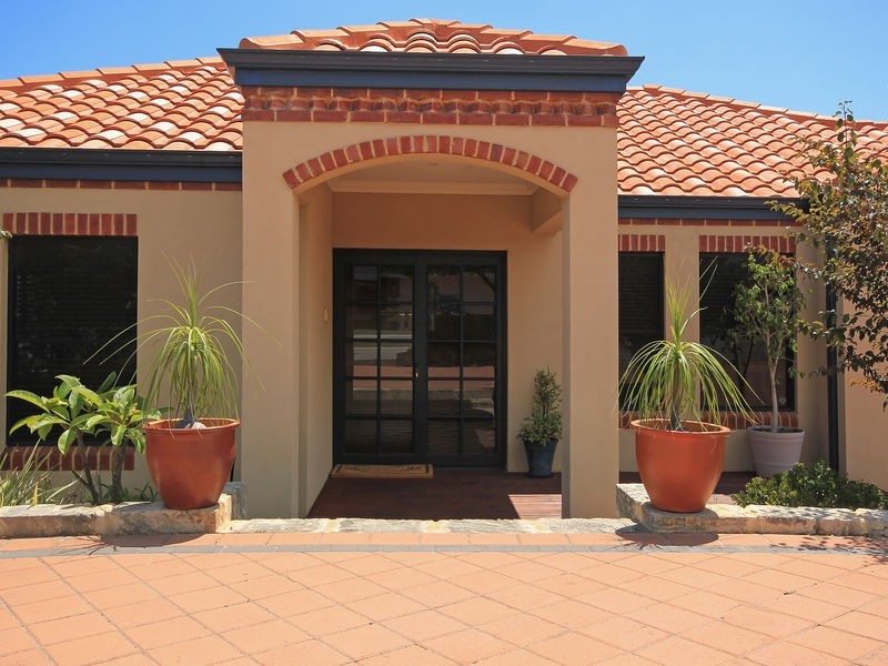 32 Minjah Circuit, Carramar WA 6031