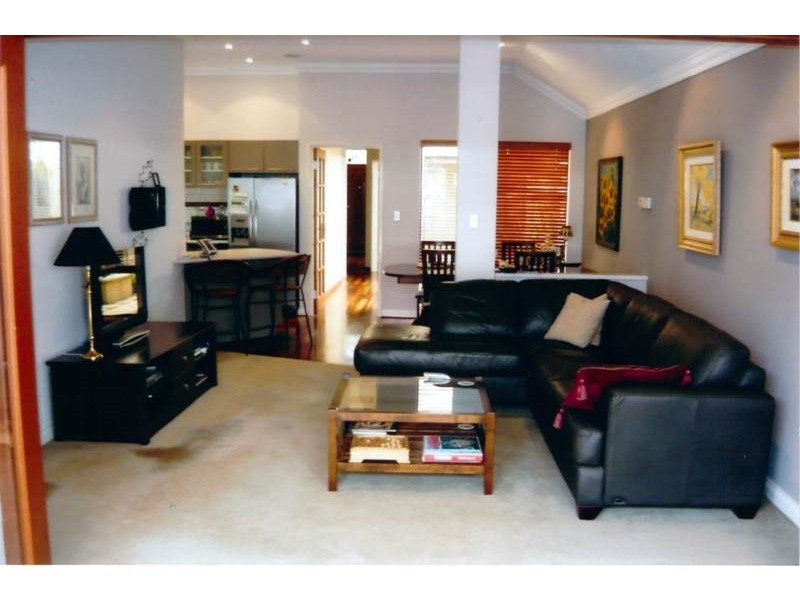 16 Waterview Drive, Woodvale WA 6026