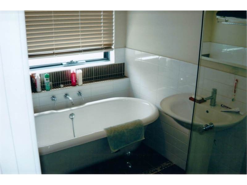 16 Waterview Drive, Woodvale WA 6026