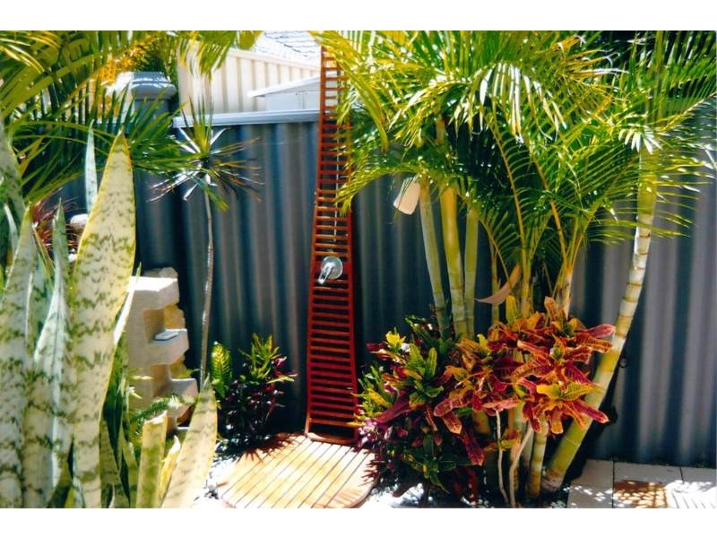 16 Waterview Drive, Woodvale WA 6026