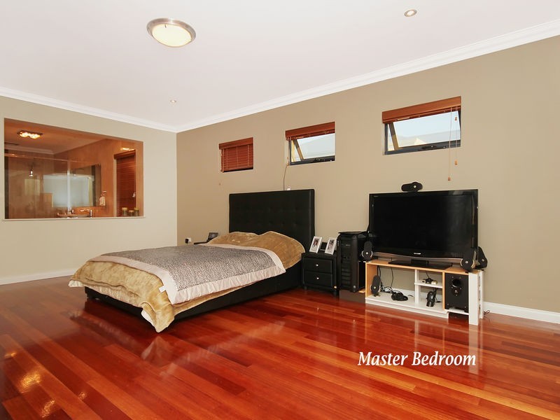 17 Quarram Crescent, Burns Beach WA 6028