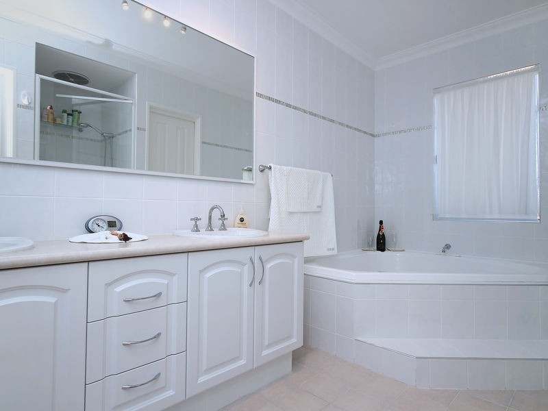 6 Lairbeck Street, Darch WA 6065