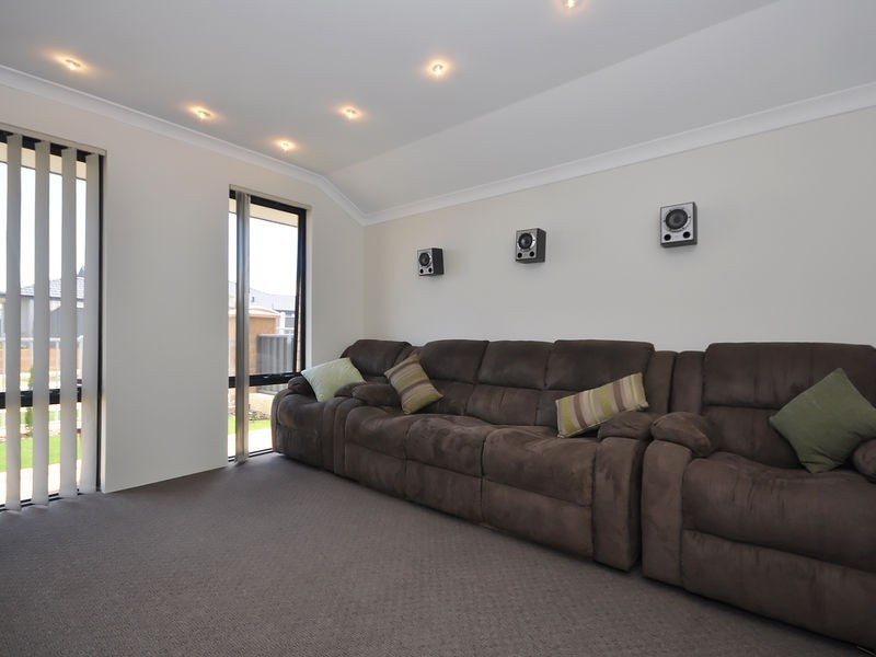 9 Sessilis Road, Banksia Grove WA 6031