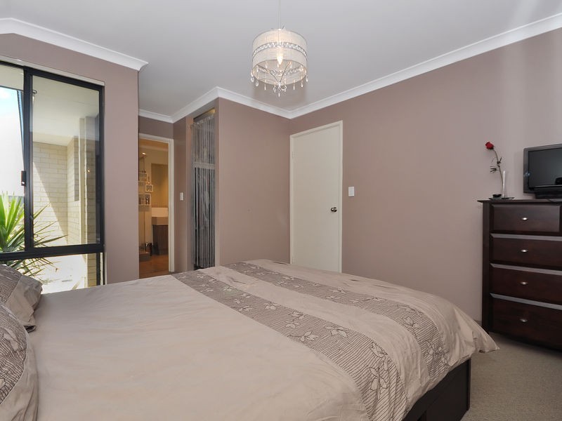 9 Sessilis Road, Carramar WA 6031