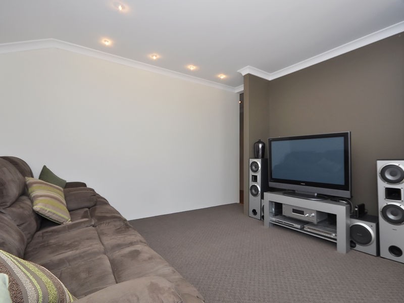 9 Sessilis Road, Carramar WA 6031