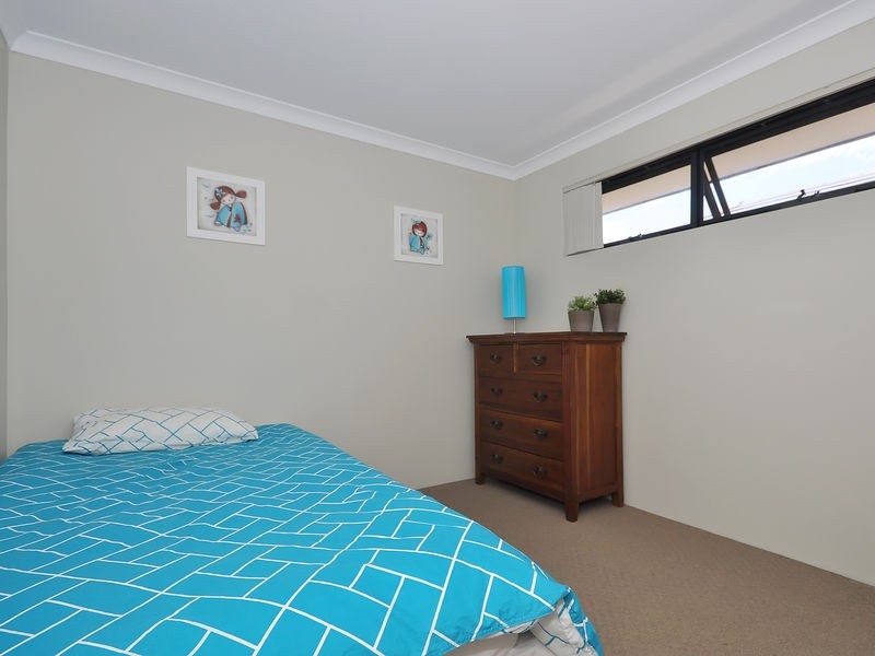 9 Sessilis Road, Carramar WA 6031