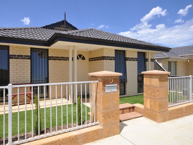 9 Sessilis Road, Carramar WA 6031