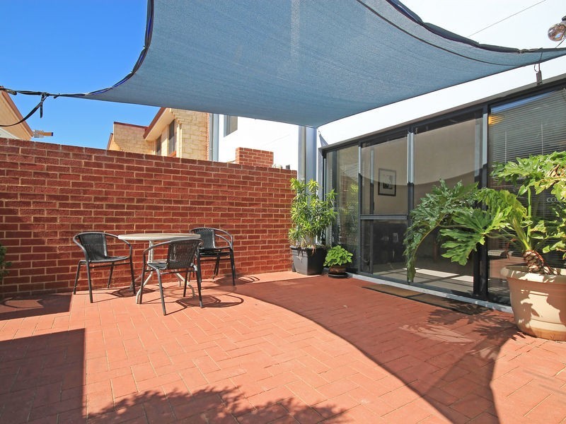 120b Lakeside Drive, Joondalup WA 6027