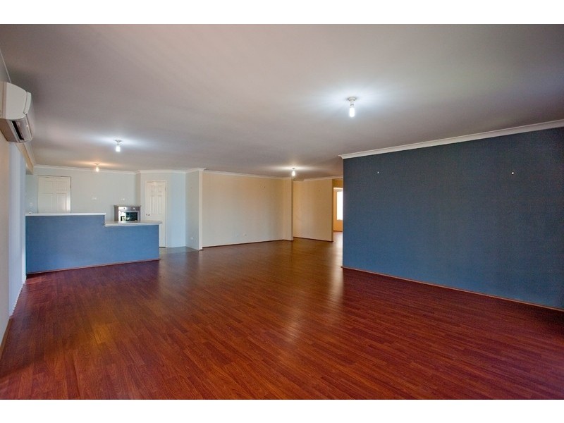 10 Alandale Bend, Banksia Grove WA 6031