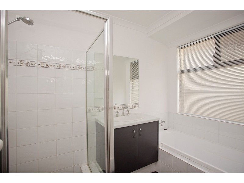 10 Alandale Bend, Banksia Grove WA 6031