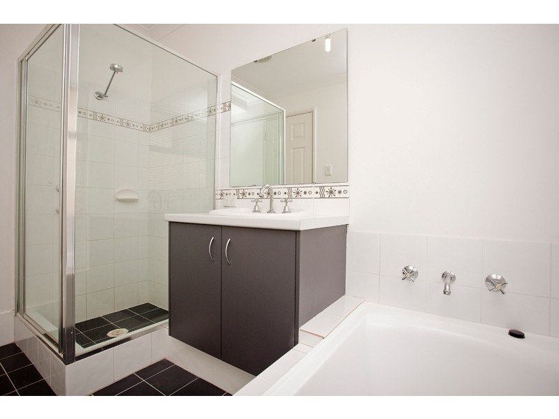 10 Alandale Bend, Banksia Grove WA 6031