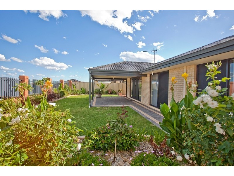 10 Alandale Bend, Banksia Grove WA 6031