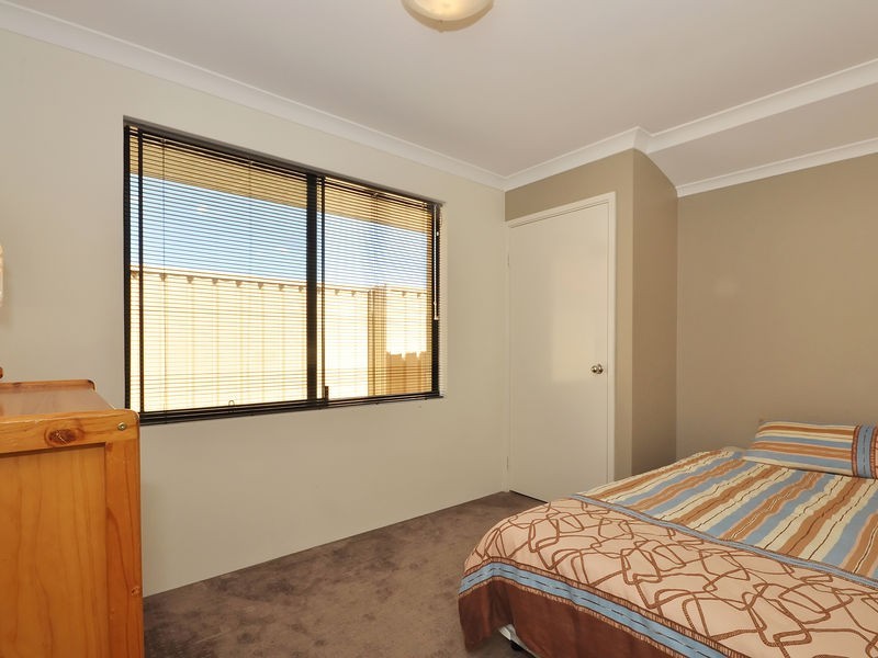 2 St Louis Avenue, Hocking WA 6065