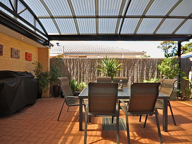 2 St Louis Avenue, Hocking WA 6065