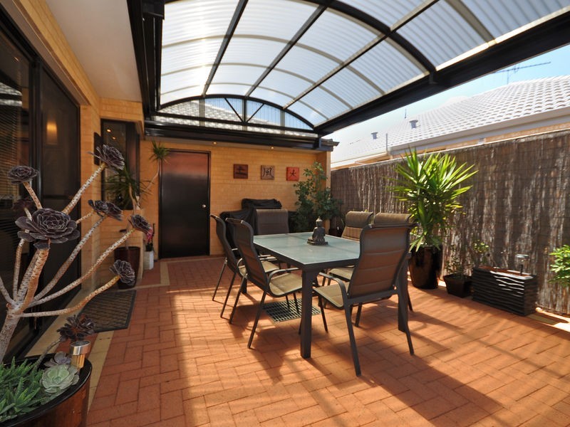 2 St Louis Avenue, Hocking WA 6065