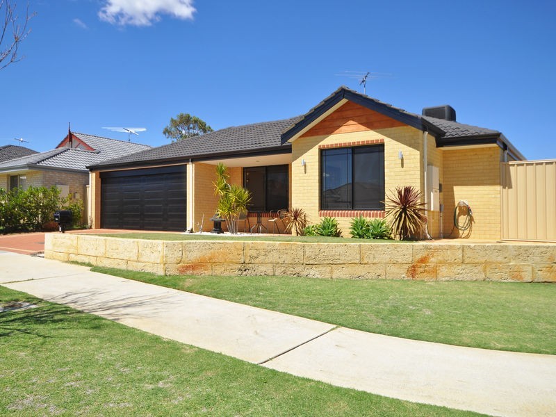 2 St Louis Avenue, Hocking WA 6065